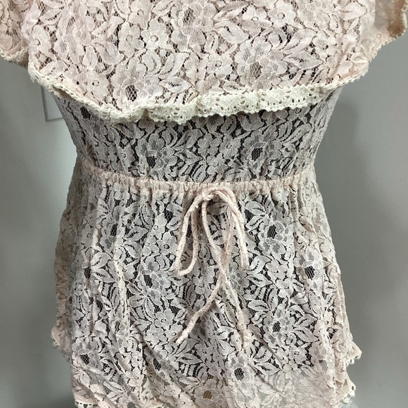 Pixie Dust Clothing floral lace summer top Woman’s size small peach and … - Picture 9 of 15